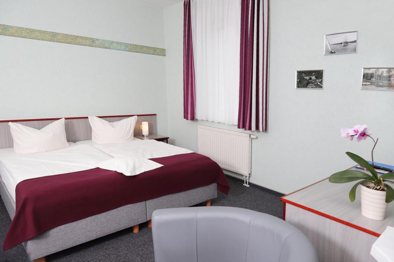 Hotel "Am Werl" Bad Saarow Exteriör bild