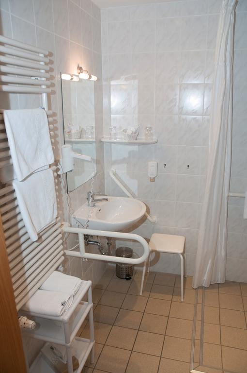 Hotel "Am Werl" Bad Saarow Exteriör bild
