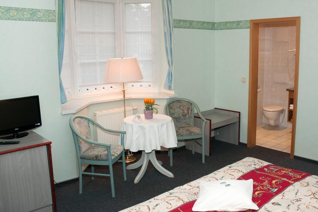 Hotel "Am Werl" Bad Saarow Exteriör bild